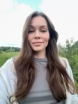 CurvyJules69 – webcam model profile photo Image 3