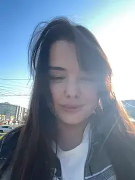 Lola_Hale – webcam model profile photo Image 2