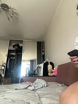 Lola_Hale – webcam model profile photo Image 3