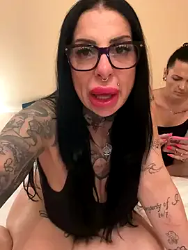 onlykira – webcam model profile photo Image 19