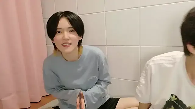 Yaya--728 – webcam model profile photo Image 4