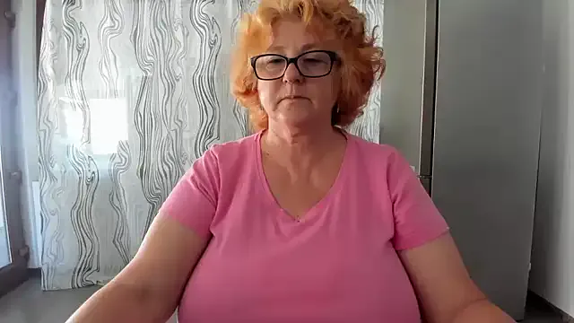 AdritVance – webcam model profile photo Image 3