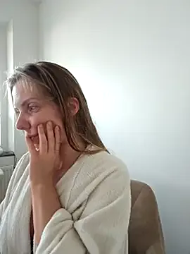 mia_dynasty – webcam model profile photo Image 2