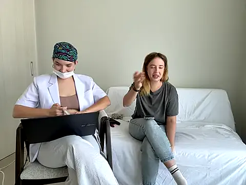 newMichelle – webcam model profile photo Image 3