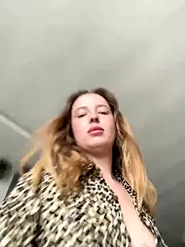 newMichelle – webcam model profile photo Image 8