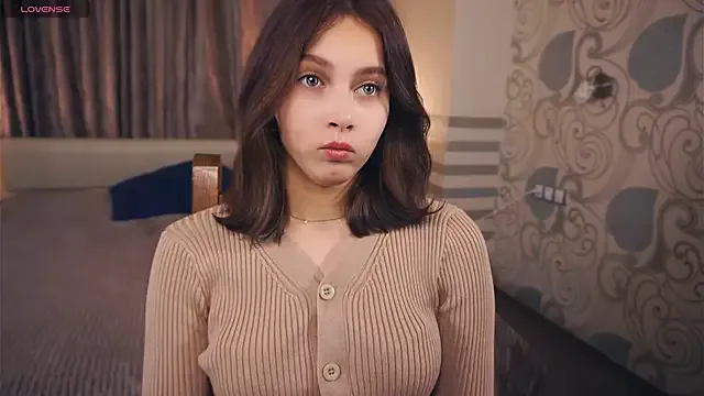 Emma96_hot – webcam model profile photo Image 3