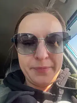 bunnyblondy – webcam model profile photo Image 3