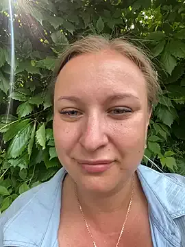 bunnyblondy – webcam model profile photo Image 9