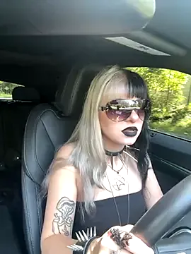 Runarunapi – webcam model profile photo Image 5