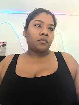 R-bonbon – webcam model profile photo Image 12