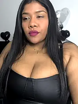 R-bonbon – webcam model profile photo Image 9