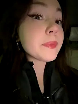 mia_dynasty – webcam model profile photo Image 17