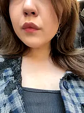 mia_dynasty – webcam model profile photo Image 3