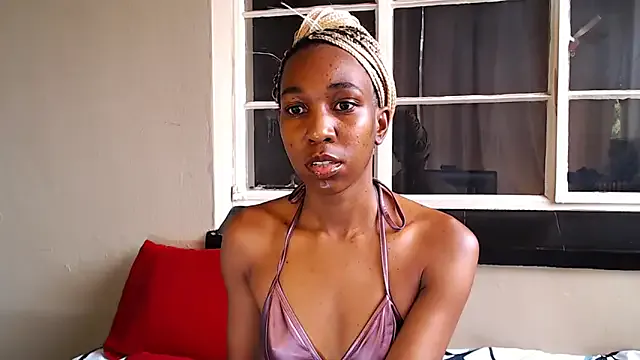 indialatin – webcam model profile photo Image 18