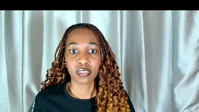 indialatin – webcam model profile photo Image 3