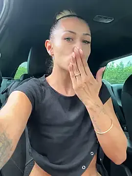 chatoncokin – webcam model profile photo Image 4