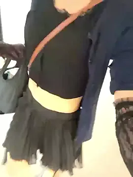 heyskylar – webcam model profile photo Image 2