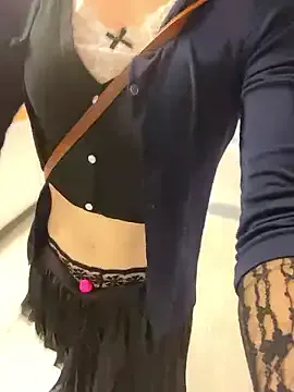 heyskylar – webcam model profile photo Image 3