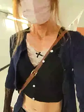 heyskylar – webcam model profile photo Image 5