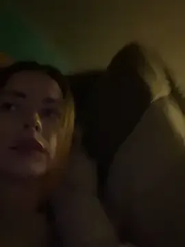 aviebby – webcam model profile photo Image 2