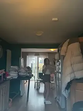 aviebby – webcam model profile photo Image 8