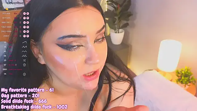 LT-333 – webcam model profile photo Image 2