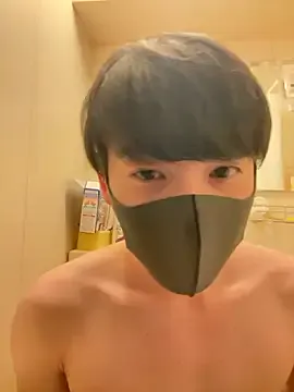 R-bonbon – webcam model profile photo Image 10