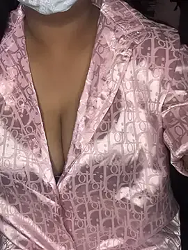 bunnyblondy – webcam model profile photo Image 5