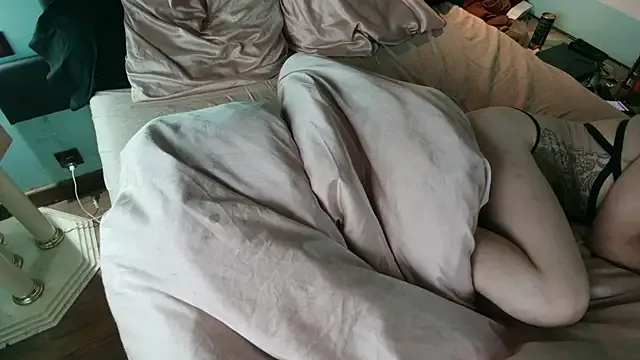 bunnyblondy – webcam model profile photo Image 11