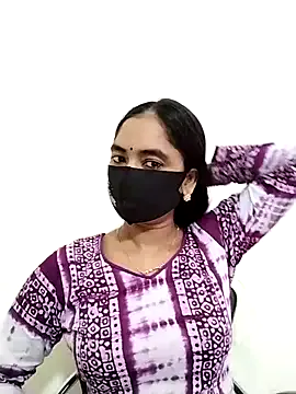 FaaBinaa – webcam model profile photo Image 3