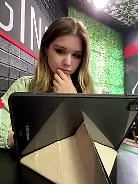 DestinyTurner – webcam model profile photo Image 7