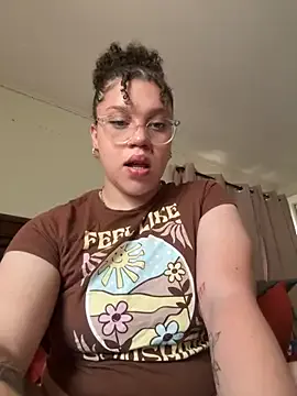 SirenaBelle – webcam model profile photo Image 15