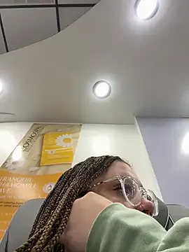 SirenaBelle – webcam model profile photo Image 3