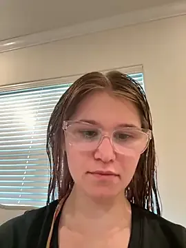 seraphine23 – webcam model profile photo Image 18