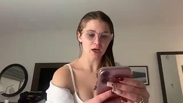 seraphine23 – webcam model profile photo Image 19