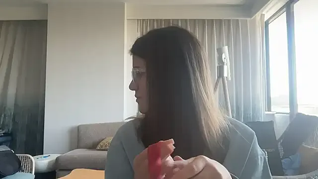 seraphine23 – webcam model profile photo Image 4