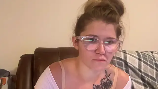 seraphine23 – webcam model profile photo Image 7