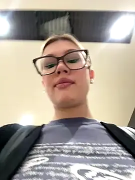 PumaShyXD – webcam model profile photo Image 11