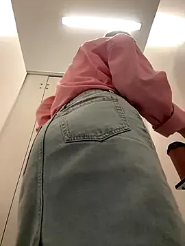 PumaShyXD – webcam model profile photo Image 3