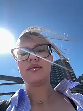 PumaShyXD – webcam model profile photo Image 6