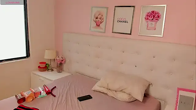 PumaShyXD – webcam model profile photo Image 2