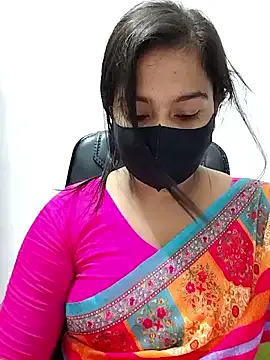 emyii – webcam model profile photo Image 10