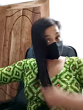 emyii – webcam model profile photo Image 13