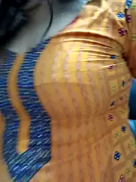 emyii – webcam model profile photo Image 17