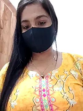 emyii – webcam model profile photo Image 3