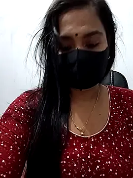 emyii – webcam model profile photo Image 4