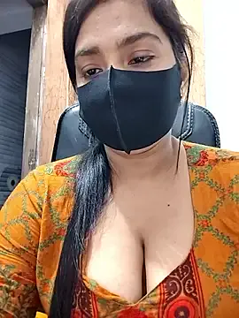 emyii – webcam model profile photo Image 9