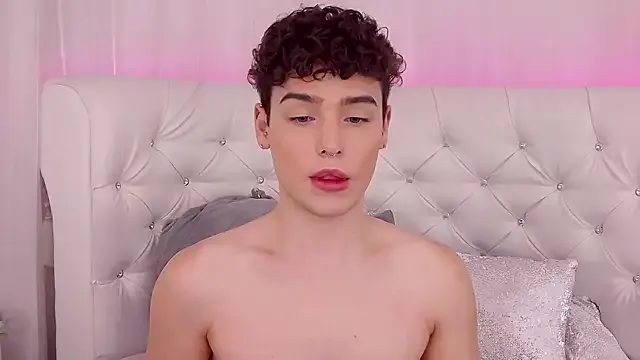 PumaShyXD – webcam model profile photo Image 10