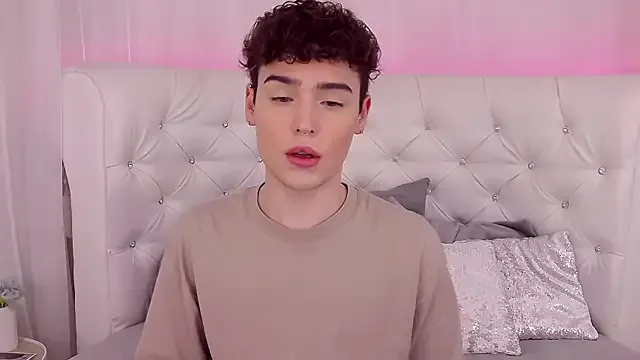 PumaShyXD – webcam model profile photo Image 11