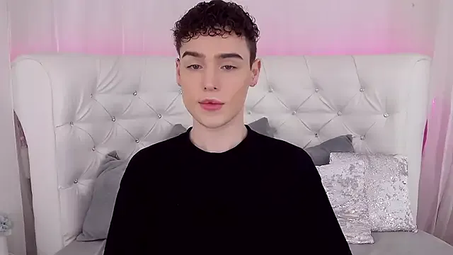 PumaShyXD – webcam model profile photo Image 4